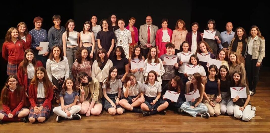 tercera edición del concurso-taller Esópera, iniciativa en la que estudiantes de 3º y 4º de Secundaria, cinco por cada centro, han presentado propuestas sobre este género musical