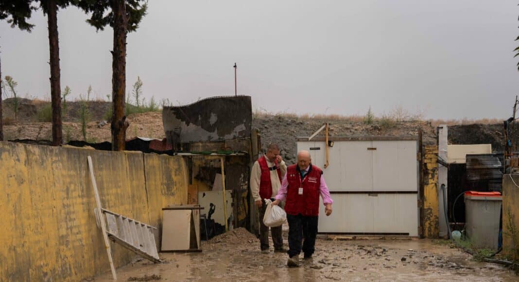 La DANA deja a ancianos sin poder salir de sus casas en la Cañada Real