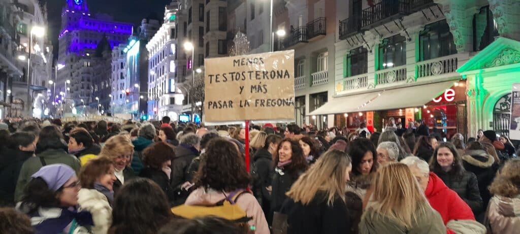 comision 8-m movimiento feminista de Madrid dia internacional de la mujer abolición de la prostitución seacabó patriarcado manifestaciones