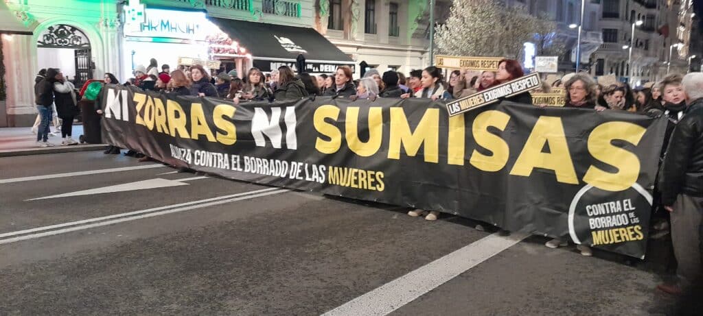 comision 8-m movimiento feminista de Madrid dia internacional de la mujer abolición de la prostitución seacabó patriarcado manifestaciones